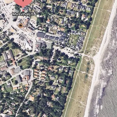 - Marielyst Centrum Bøtø By