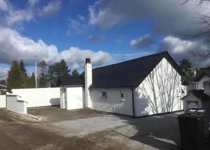 - Marielyst Centrum 度假居 Bøtø By